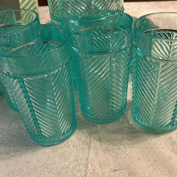 NWOT Spotlights Table Setting - Picture 2 of 6